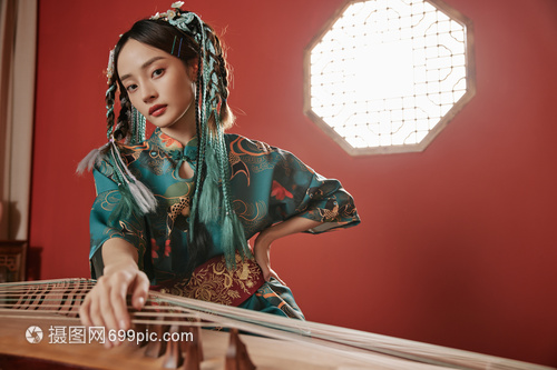 雅韻新傳 當(dāng)國風(fēng)美女邂逅古箏，專業(yè)攝像如何定格東方美學(xué)